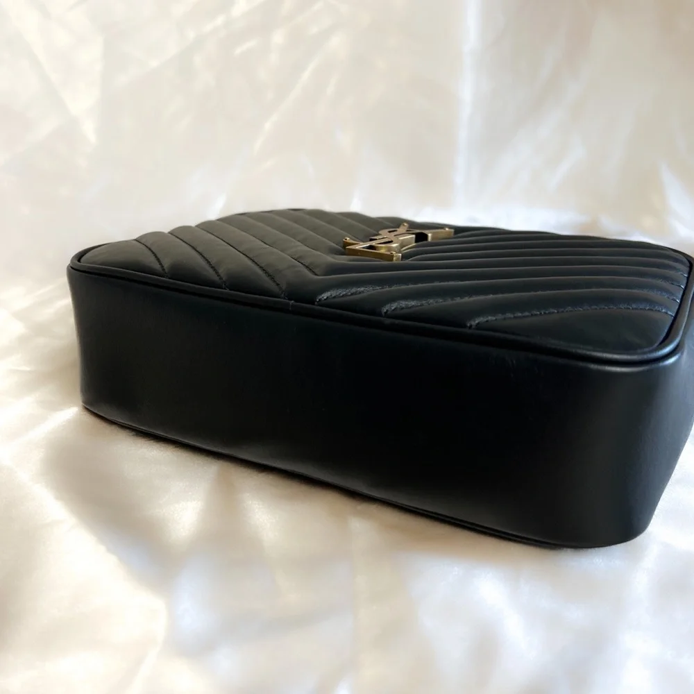 🩷SOLD🩷Yves Saint Laurent Lou Camera Bag - Picture 14 of 16